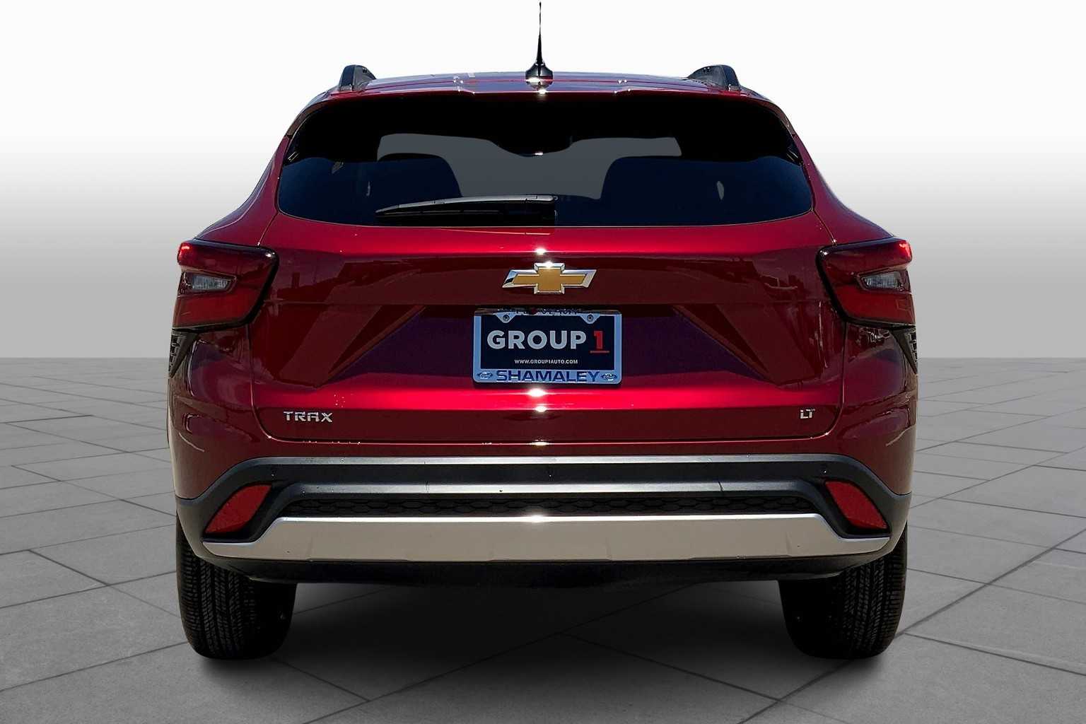 2025 Chevrolet Trax LT photo 3