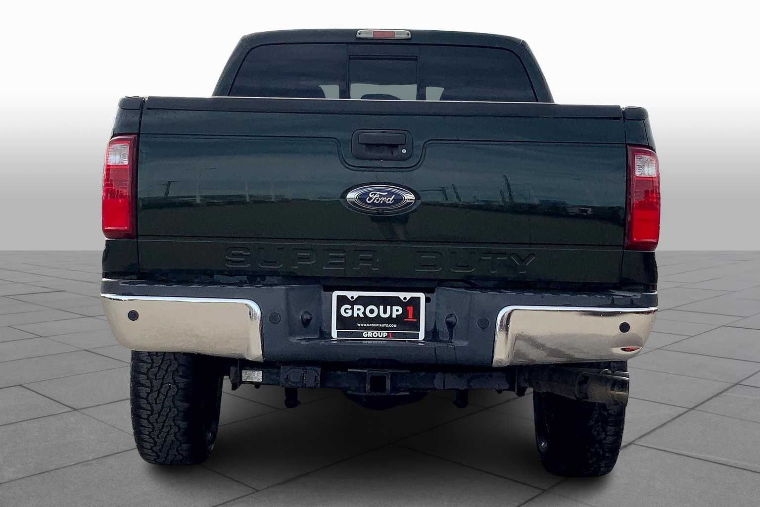 2015 Ford F-350 Lariat photo 2