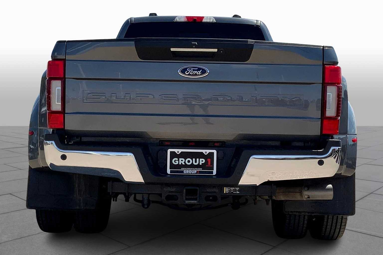 2021 Ford F-350 Lariat photo 3