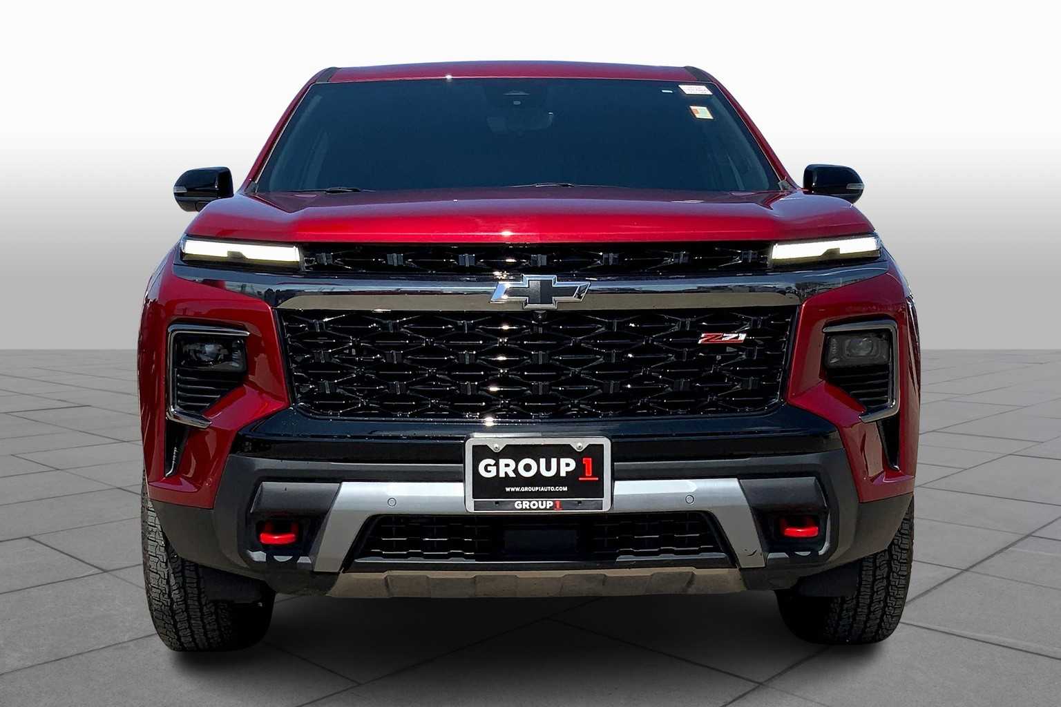 2025 Chevrolet Traverse Z71 photo 2