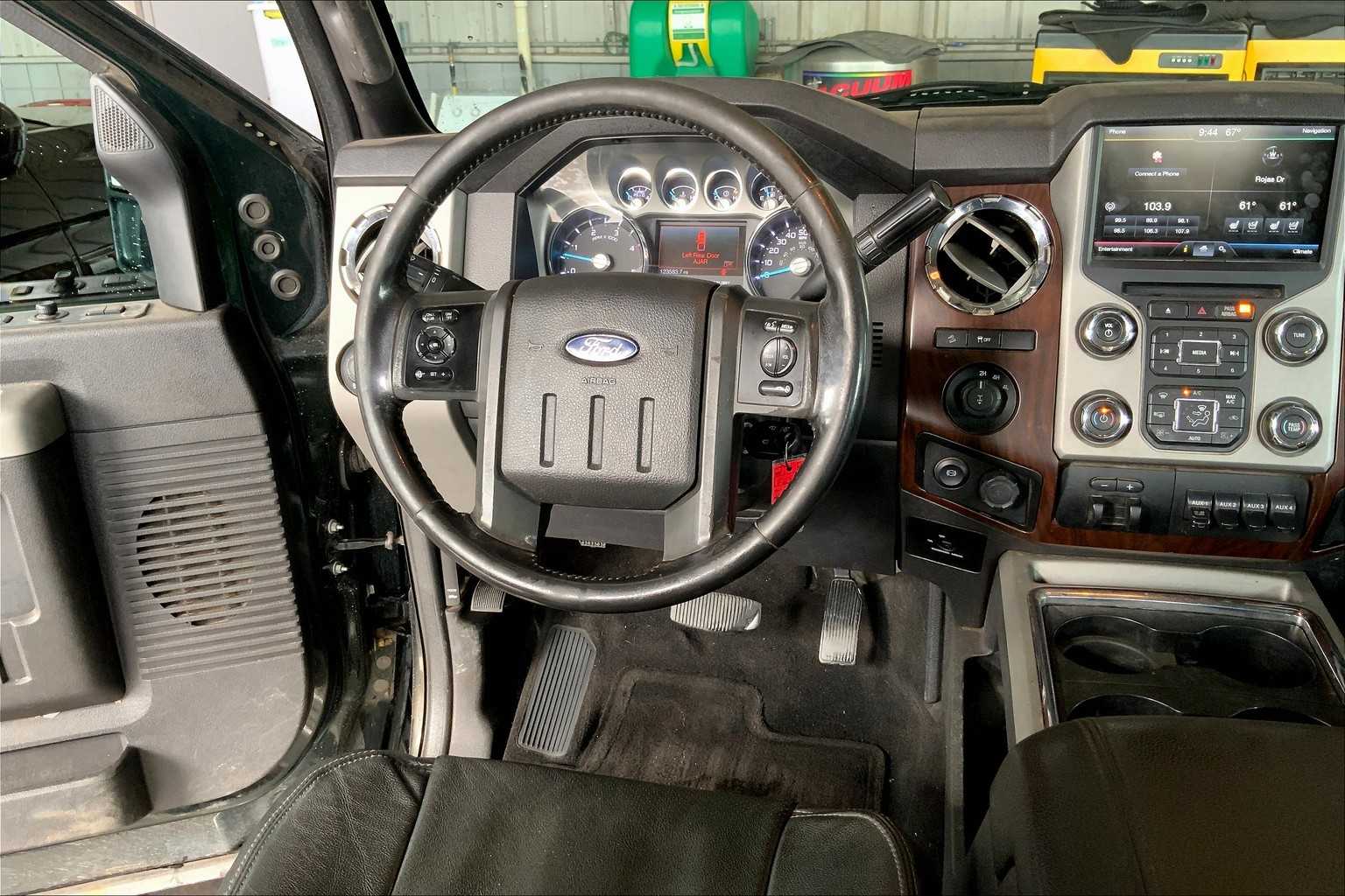 2015 Ford F-350 Lariat photo 3