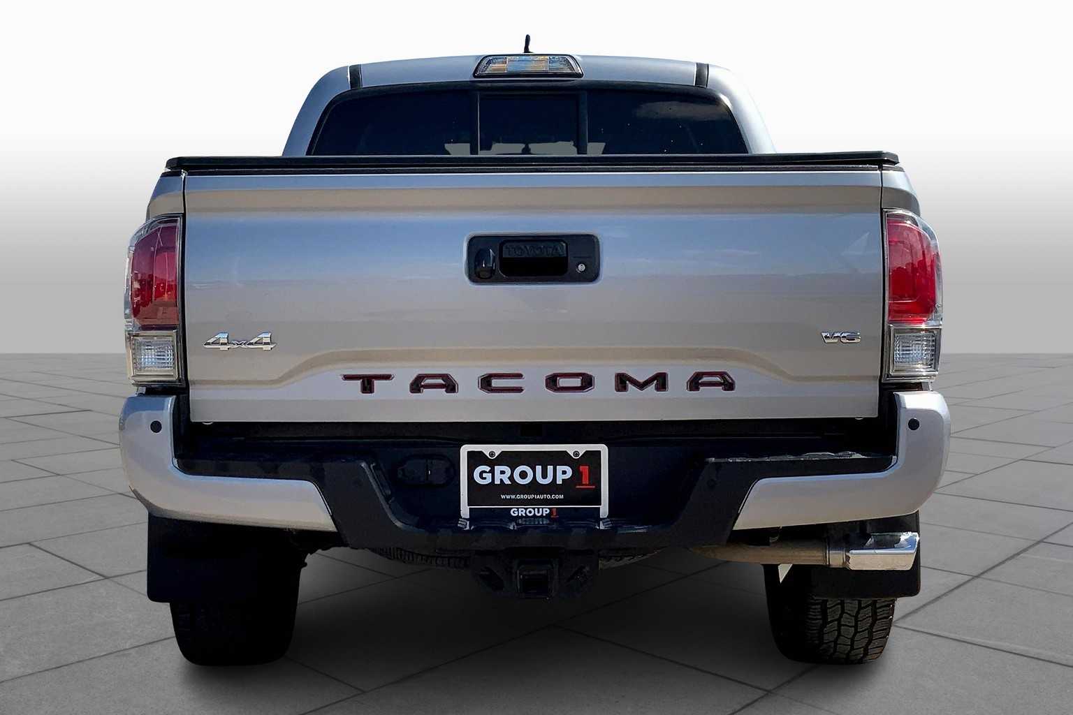 2016 Toyota Tacoma Limited 4x4 Double Cab V6 photo 2