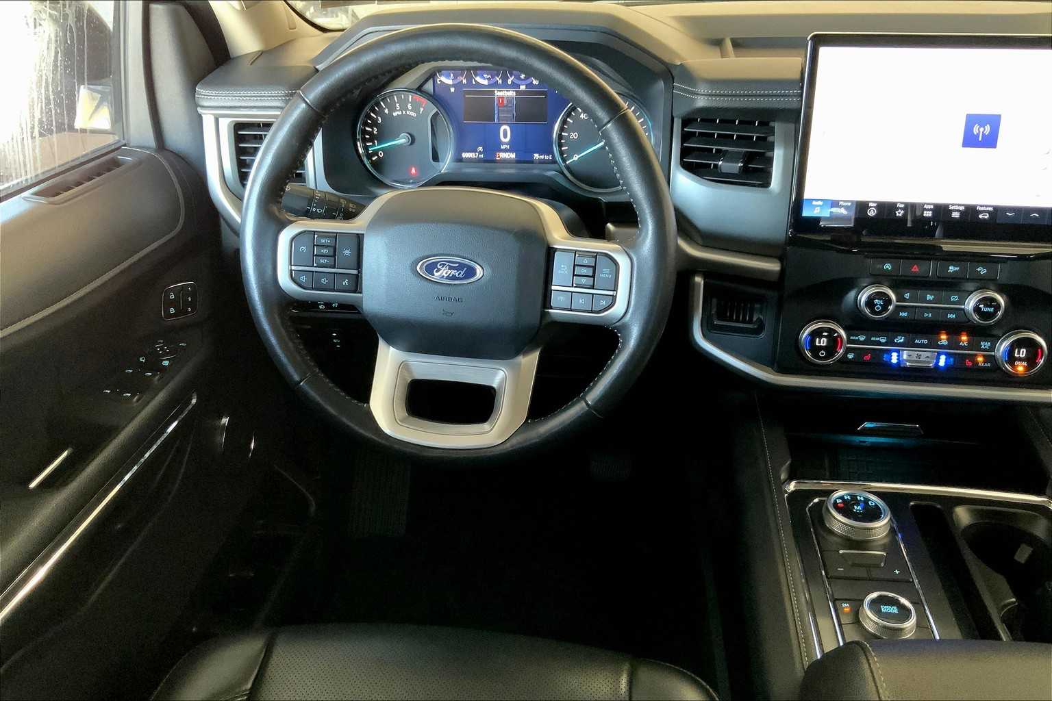 2024 Ford Expedition MAX XLT photo 4