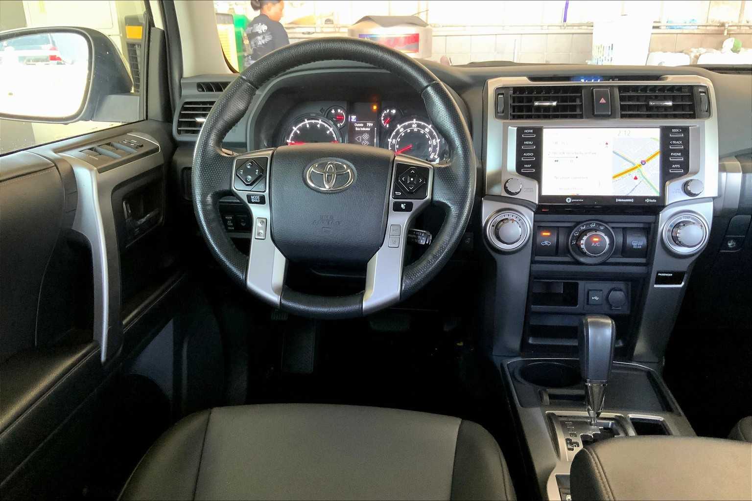 2023 Toyota 4Runner SR5 Premium photo 4