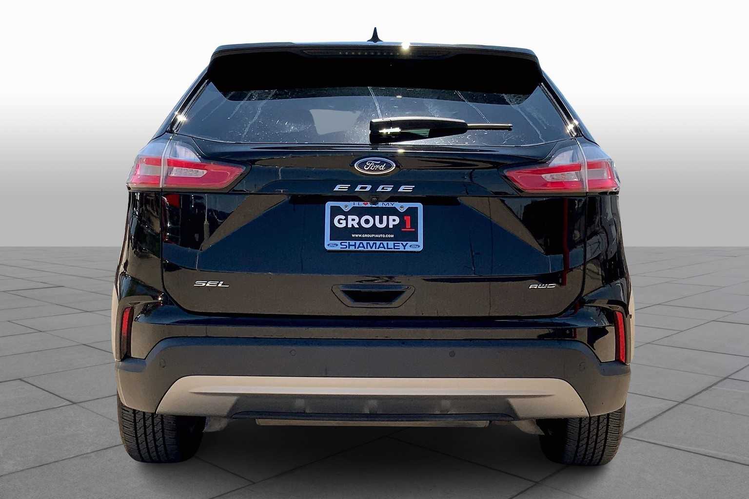 2023 Ford Edge SEL photo 3
