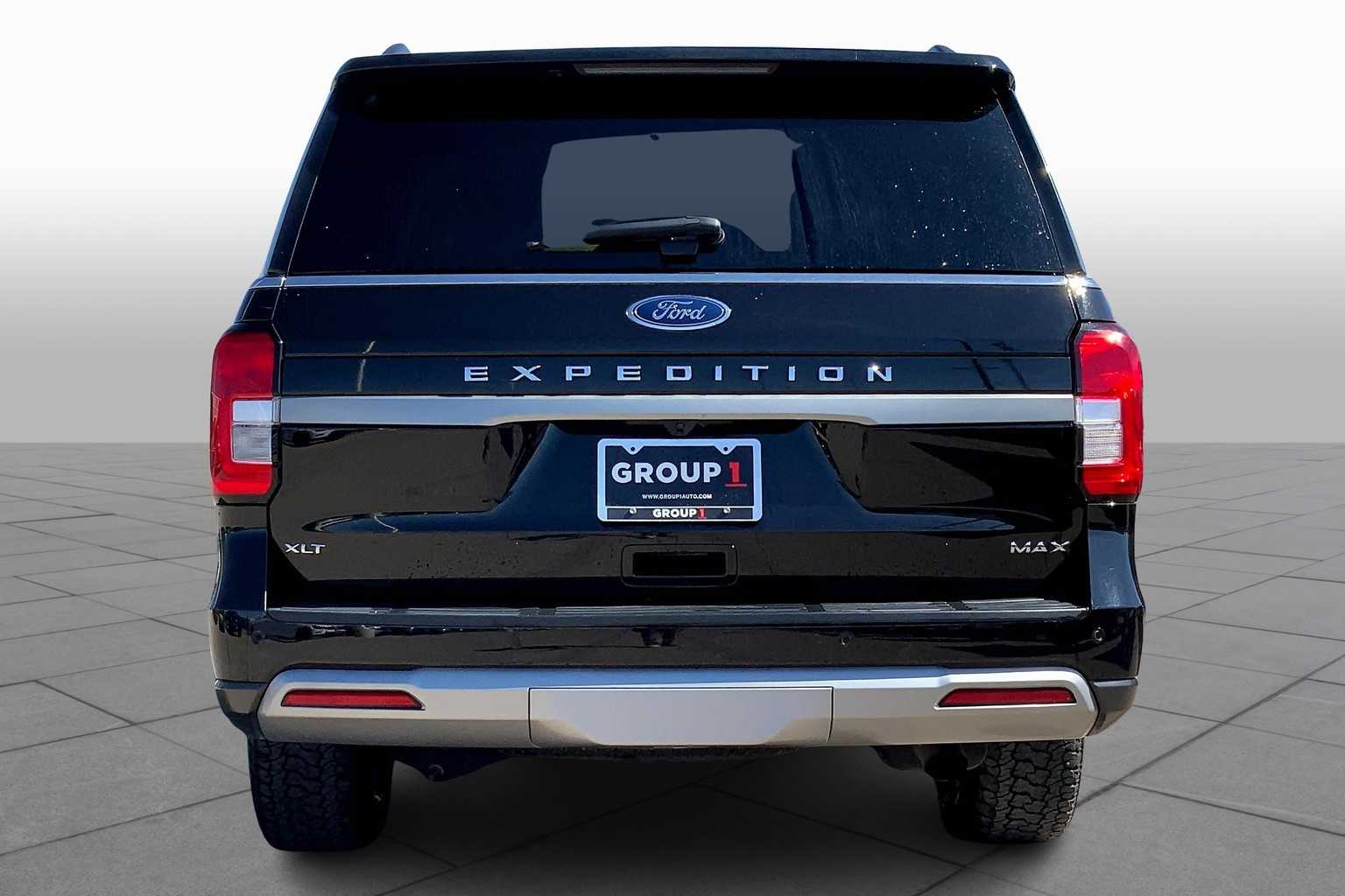2024 Ford Expedition MAX XLT photo 3