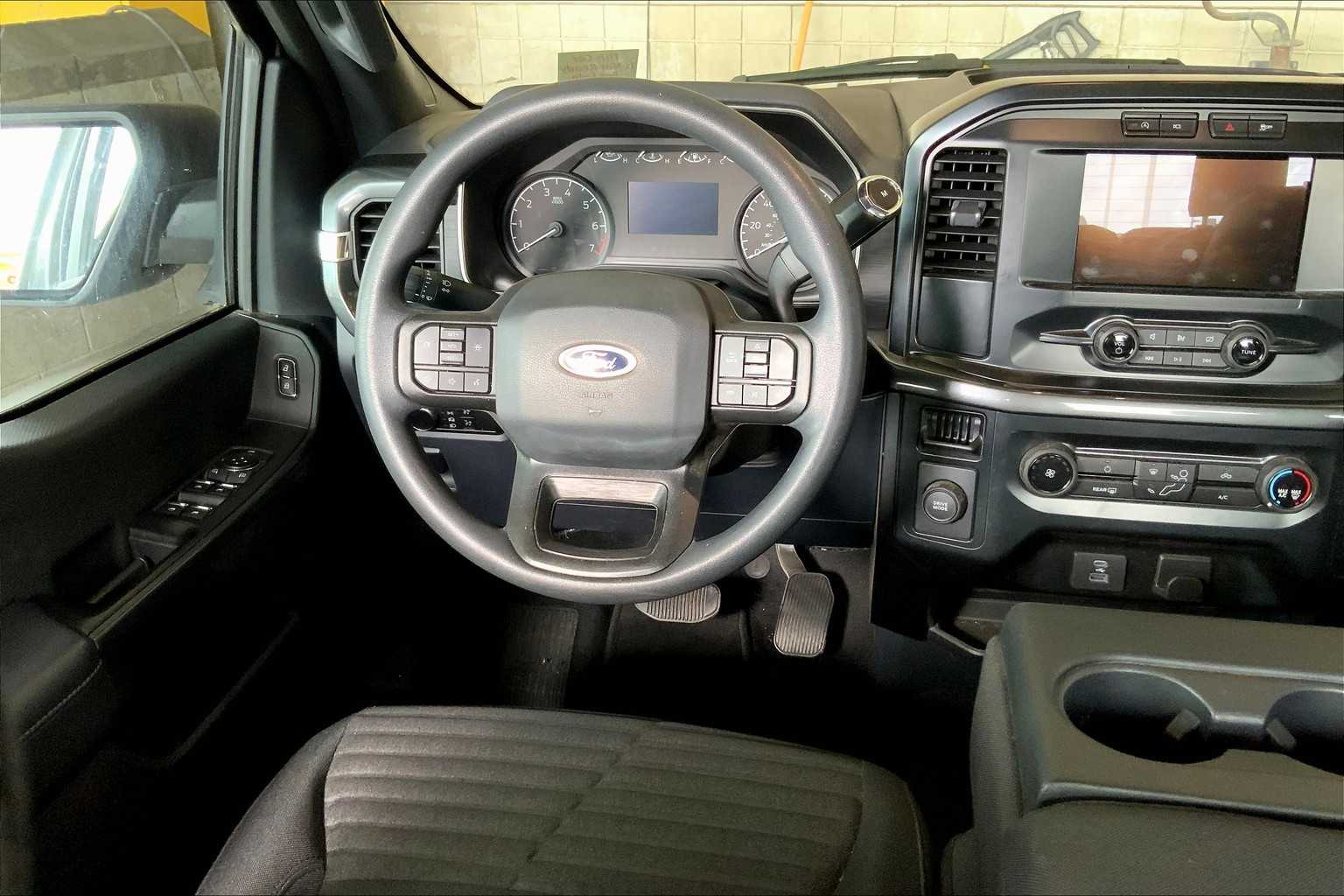 2023 Ford F-150 XL photo 4