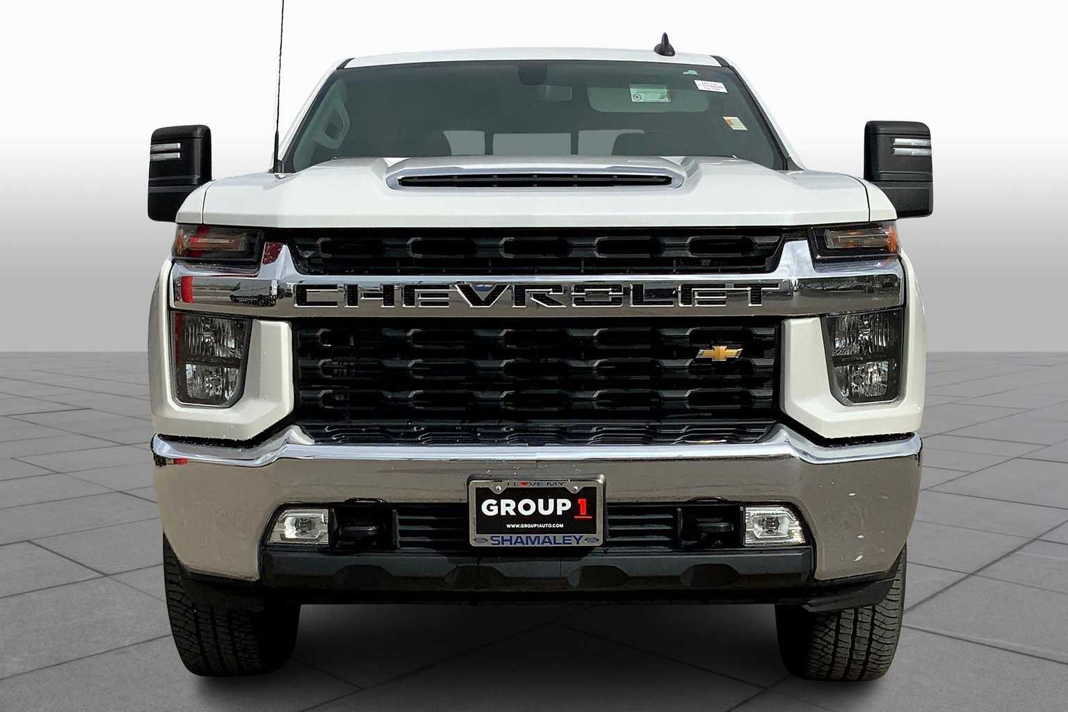 2023 Chevrolet Silverado 3500HD LT photo 2