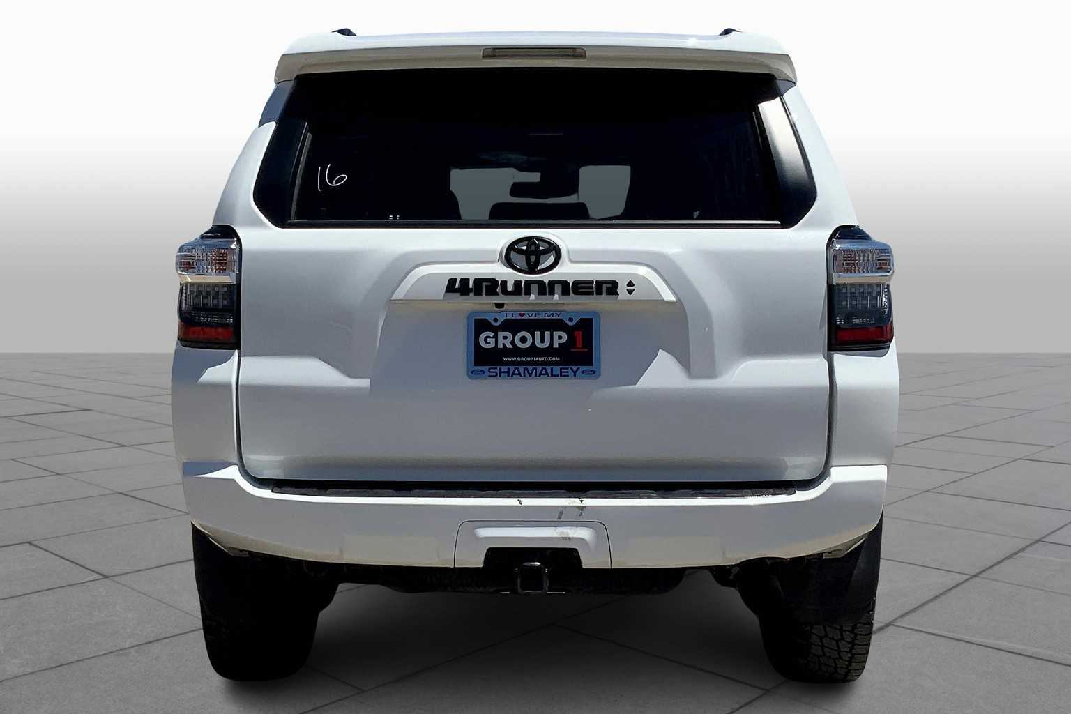 2023 Toyota 4Runner SR5 Premium photo 3