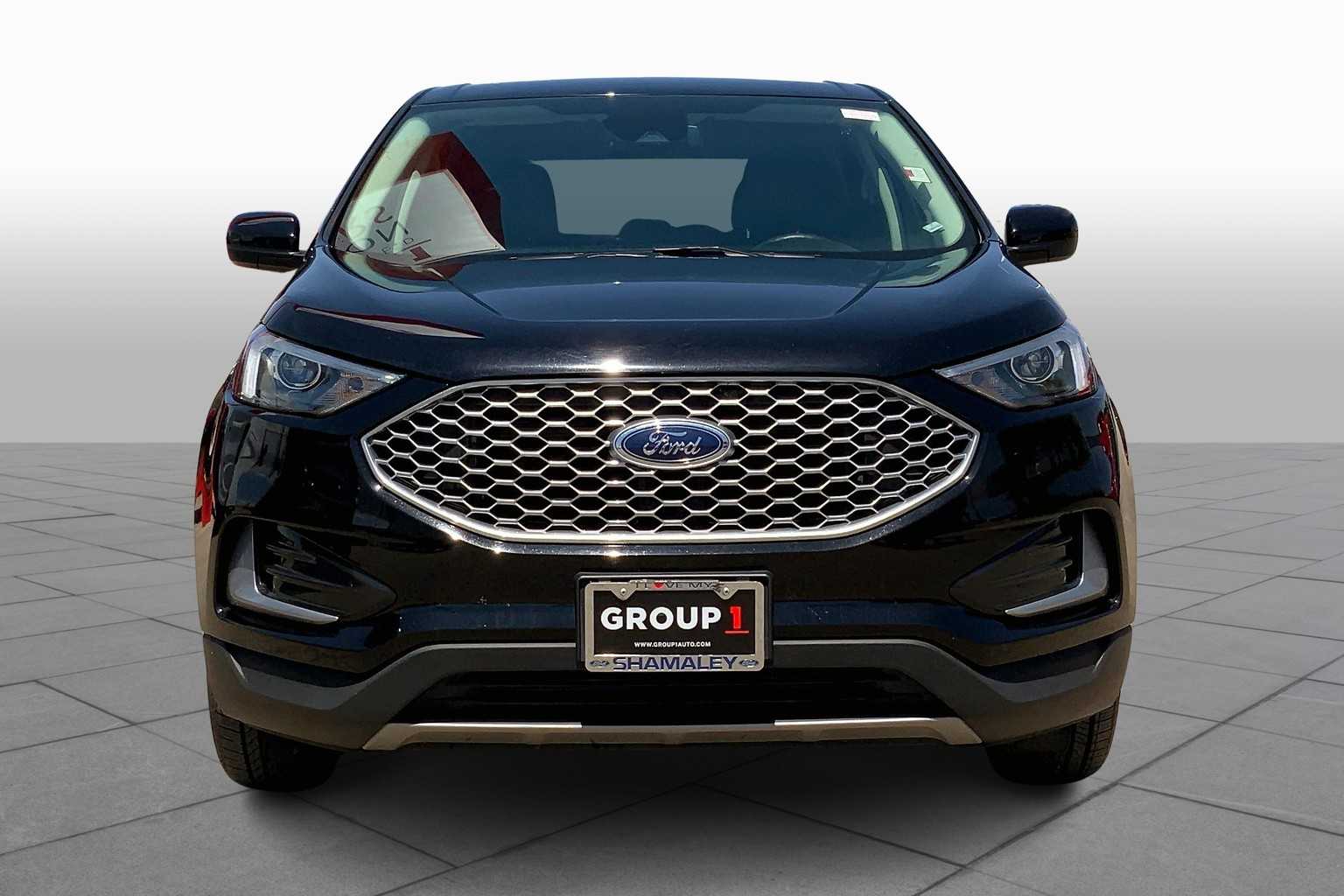 2023 Ford Edge SEL photo 2