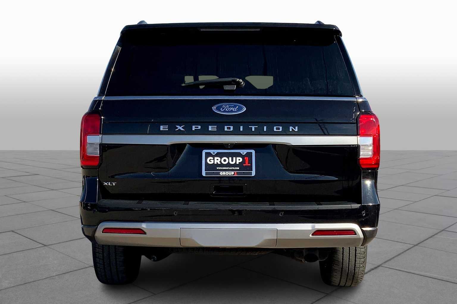 2024 Ford Expedition XLT photo 2