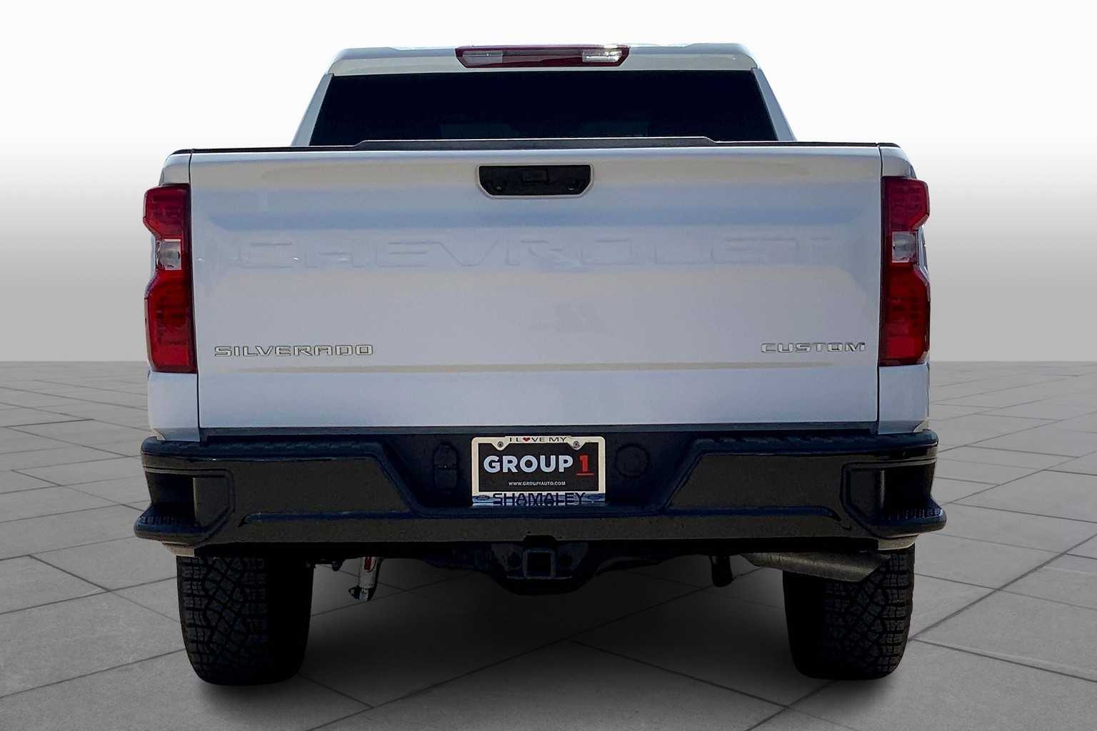 2024 Chevrolet Silverado 1500 Custom Trail Boss photo 3