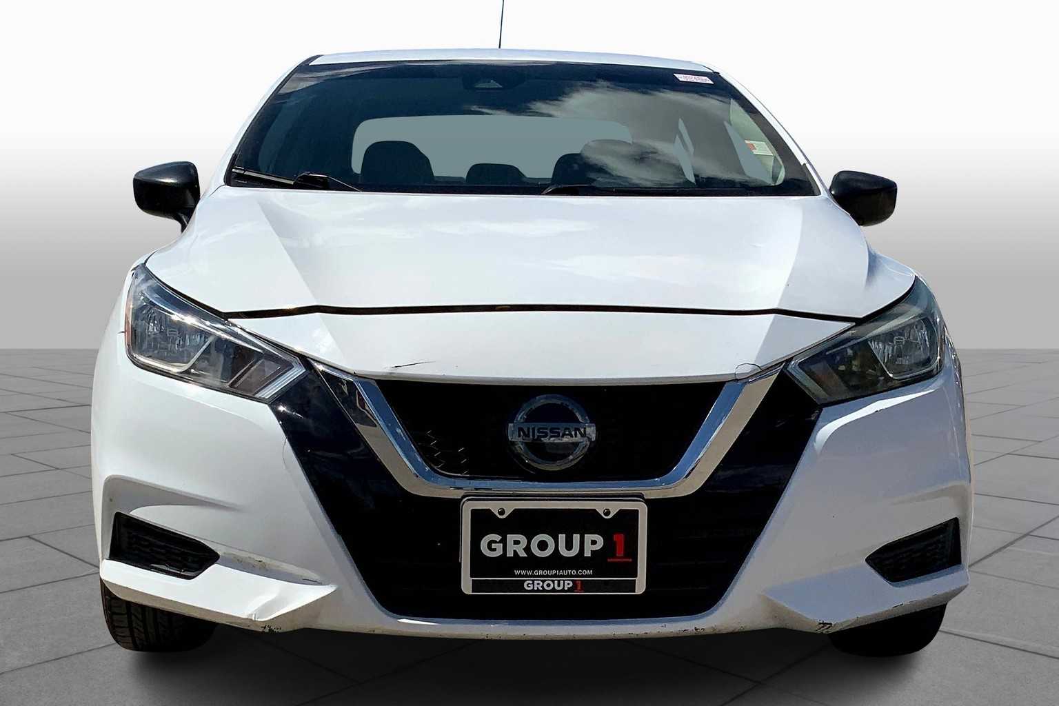 2021 Nissan Versa S photo 2