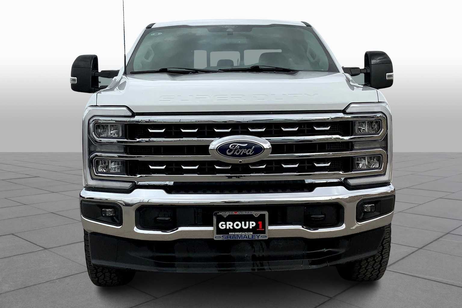 2024 Ford F-250 Lariat photo 2