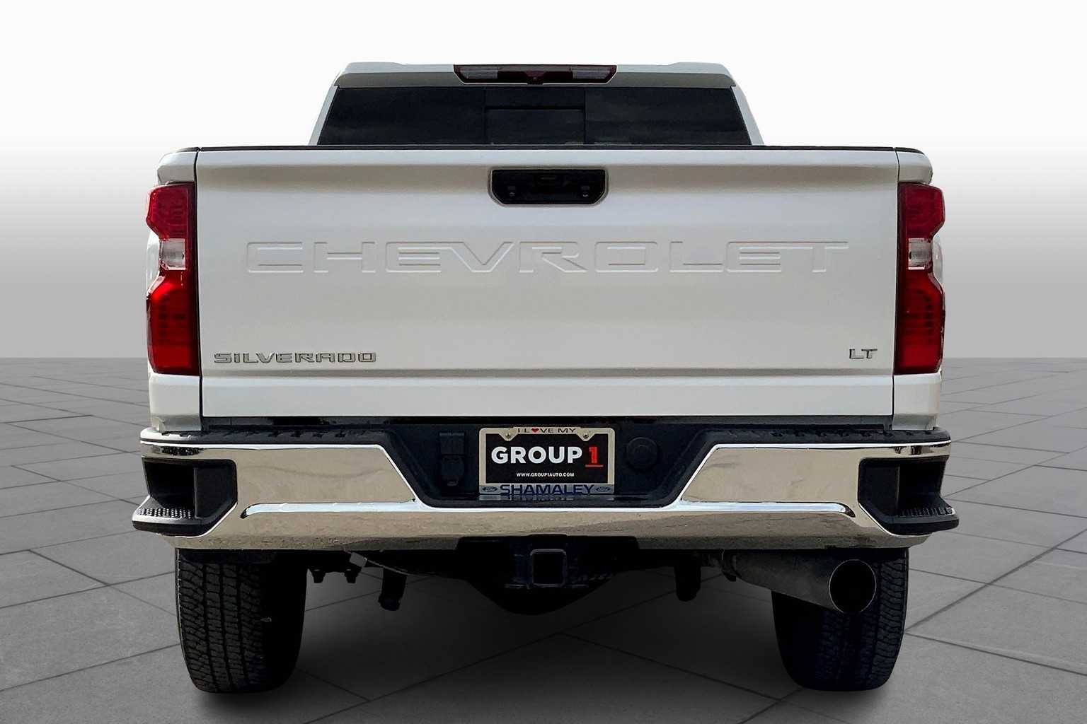 2023 Chevrolet Silverado 3500HD LT photo 3