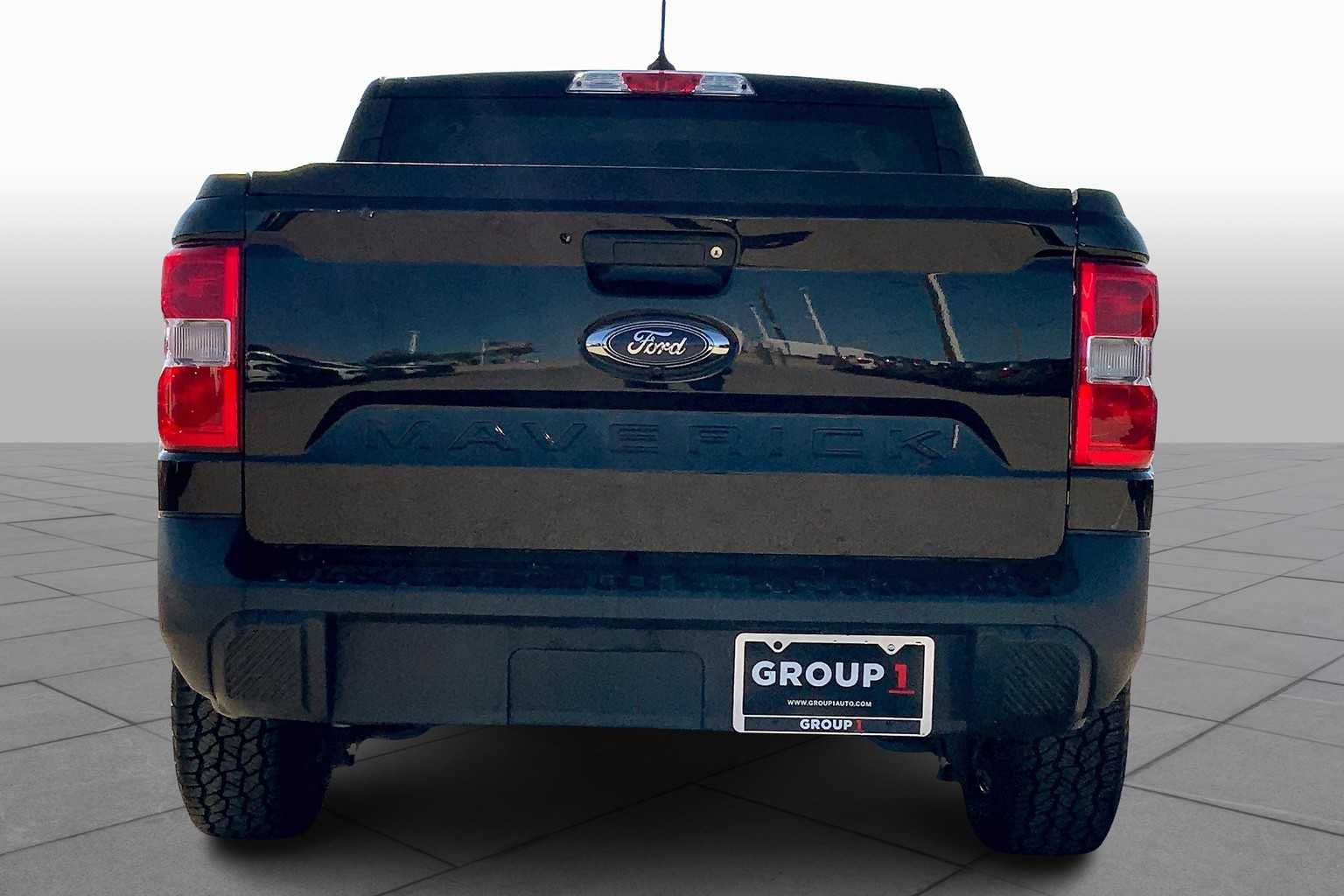 2022 Ford Maverick XLT photo 2