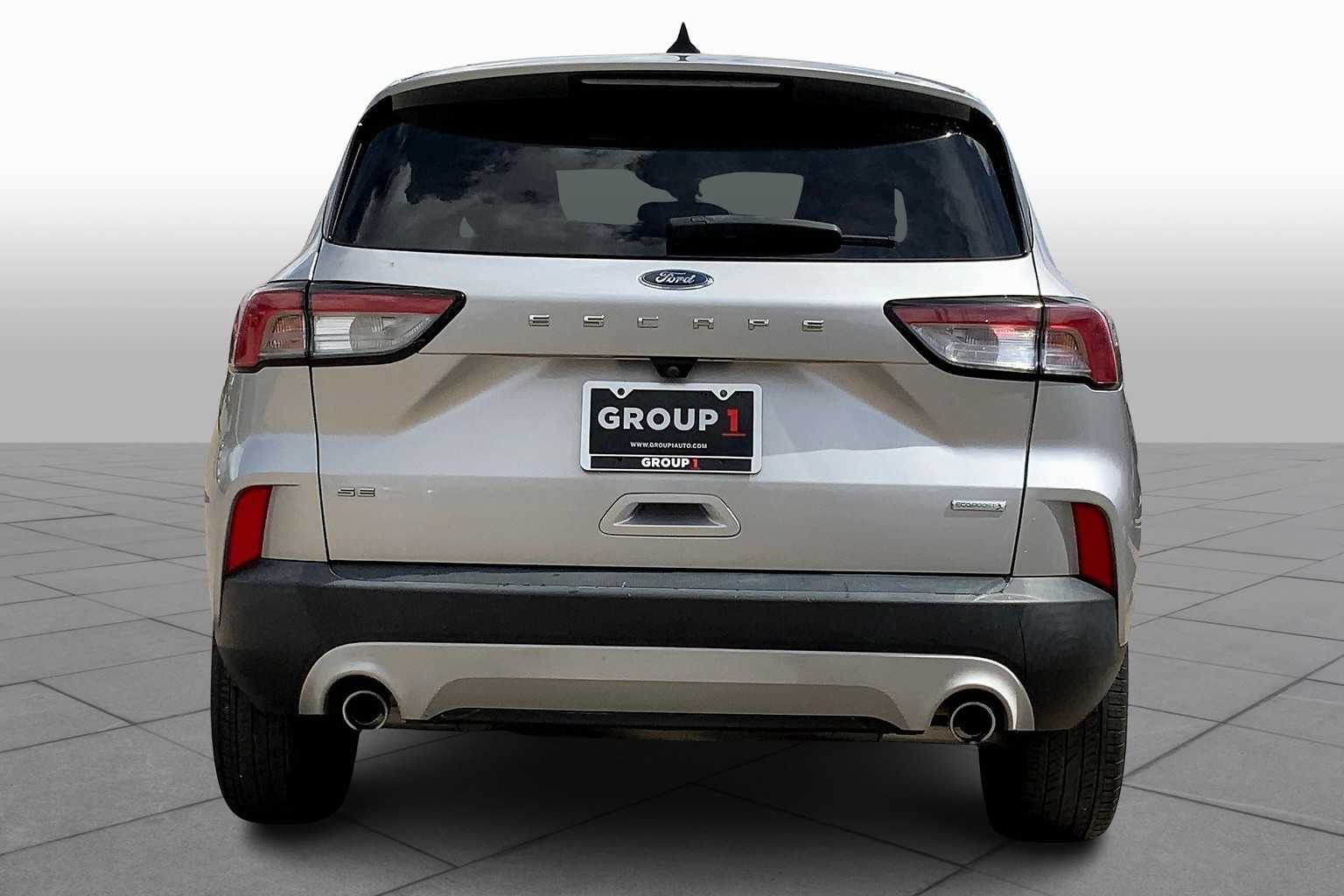 2020 Ford Escape SE photo 3