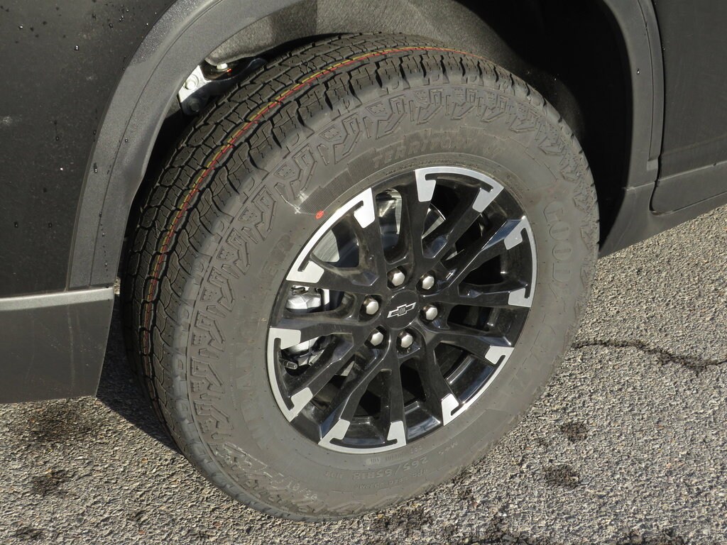 2026 Chevrolet Traverse Z71 photo 3