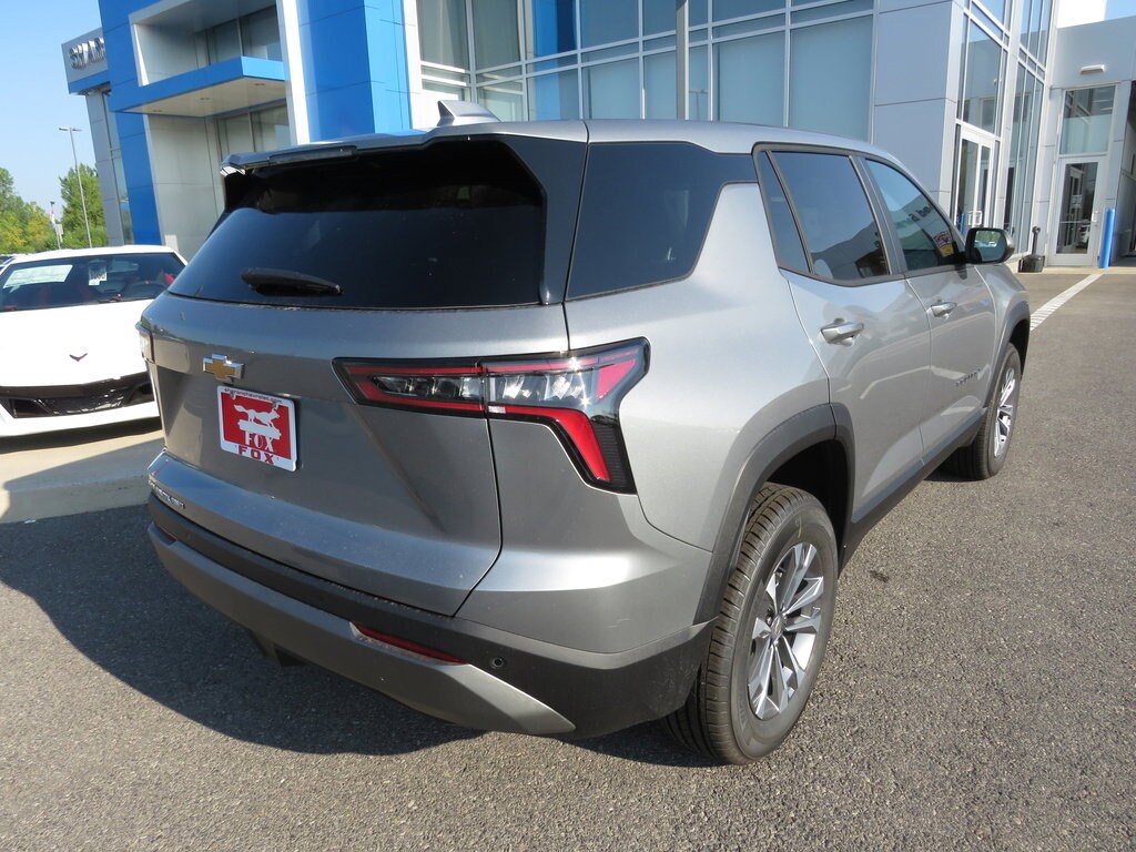 2026 Chevrolet Equinox LT photo 4