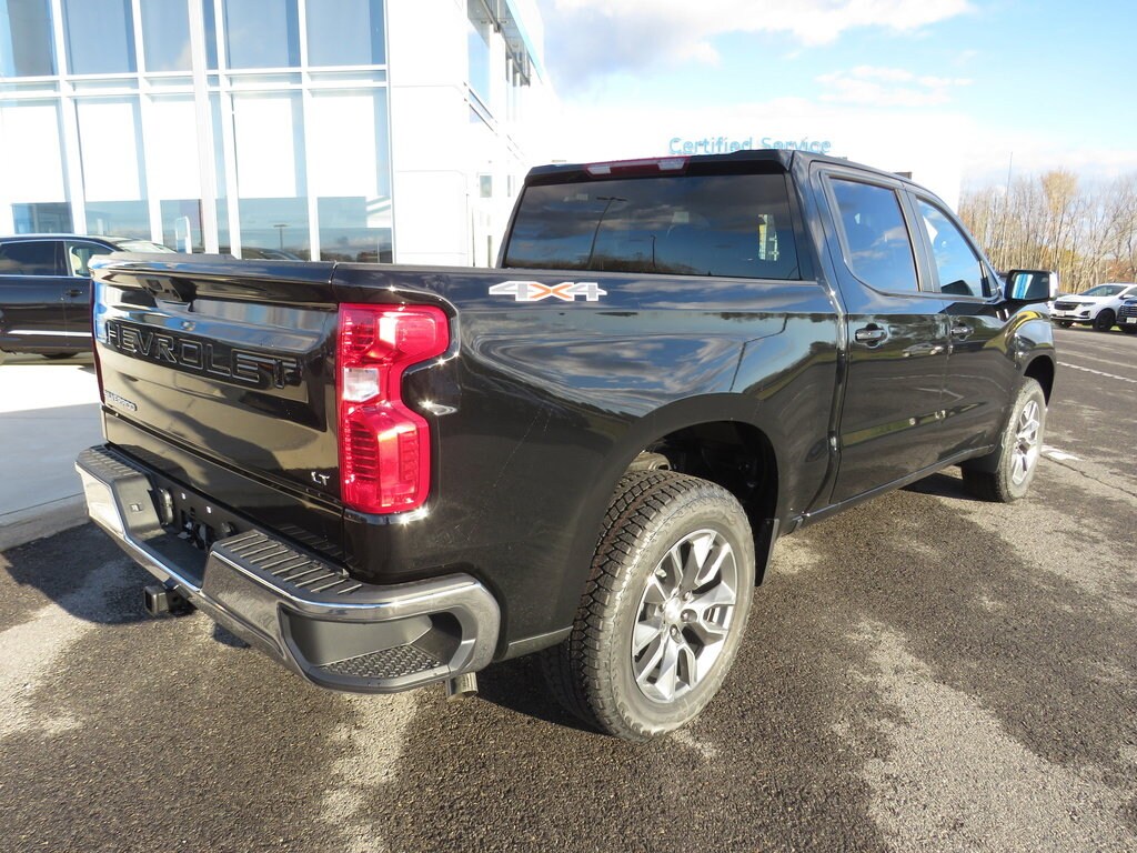 2026 Chevrolet Silverado 1500 LT photo 3