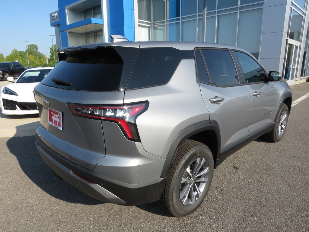 2026 Chevrolet Equinox LT photo 3