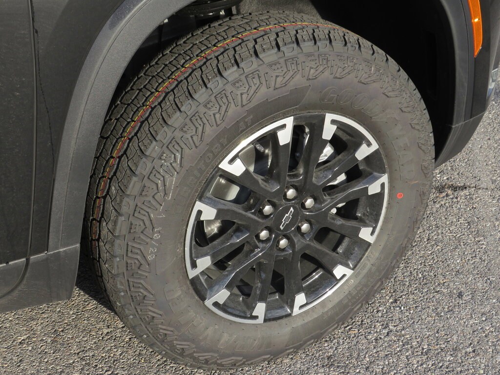 2026 Chevrolet Traverse Z71 photo 4