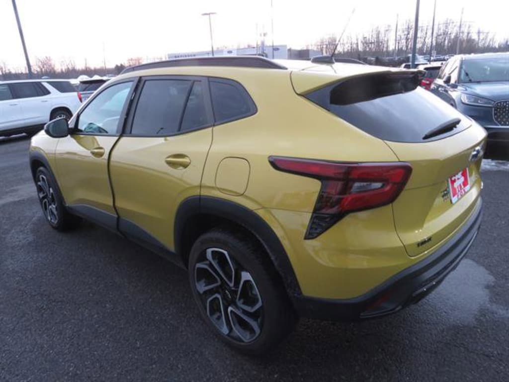 Used 2024 Chevrolet Trax 2RS SUV