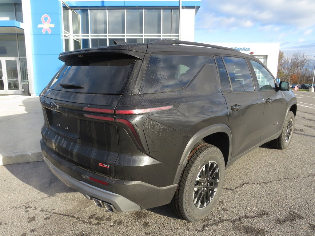 2026 Chevrolet Traverse Z71 photo 2