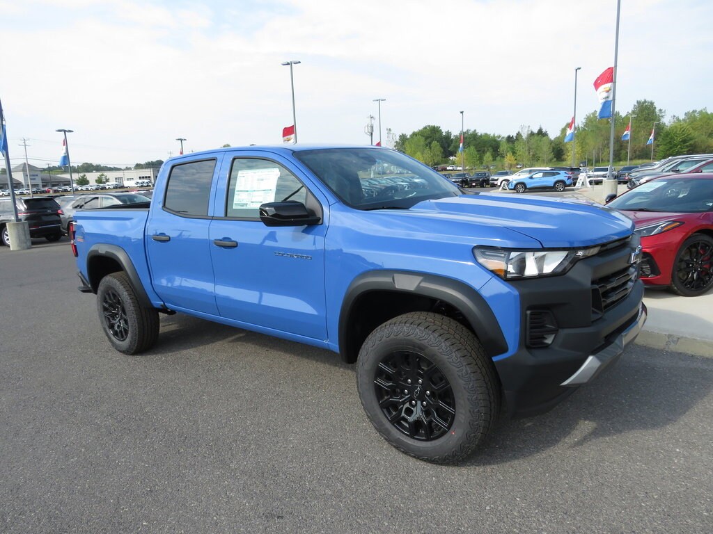 2026 Chevrolet Colorado Trail Boss photo 3