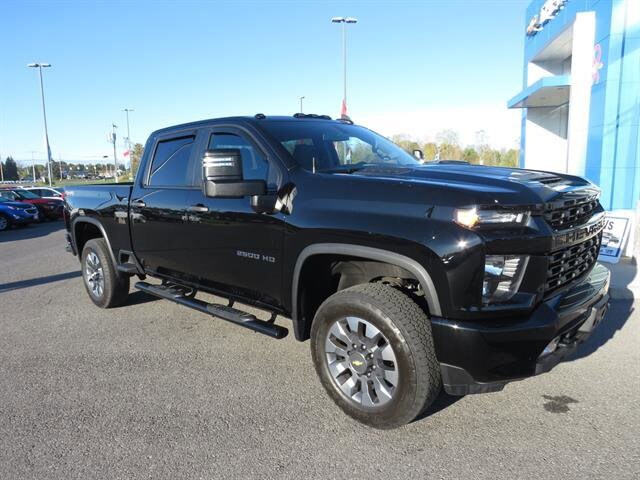 2023 Chevrolet Silverado 2500HD Custom photo 3
