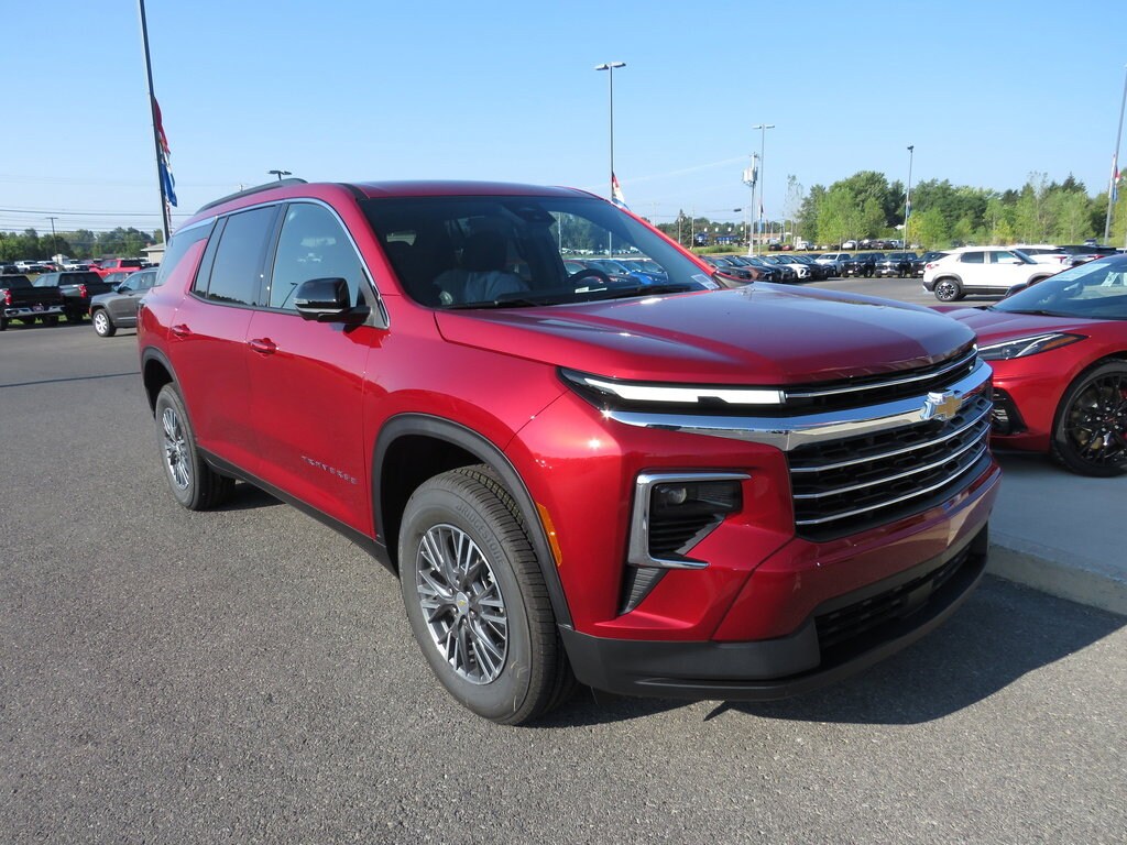2026 Chevrolet Traverse photo 2