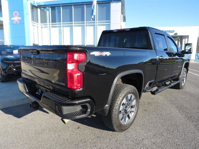 2023 Chevrolet Silverado 2500HD Custom photo 4