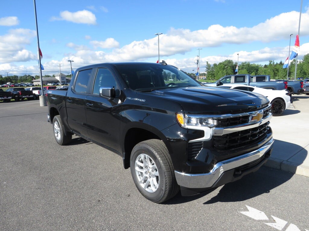 2026 Chevrolet Silverado 1500 LT photo 3