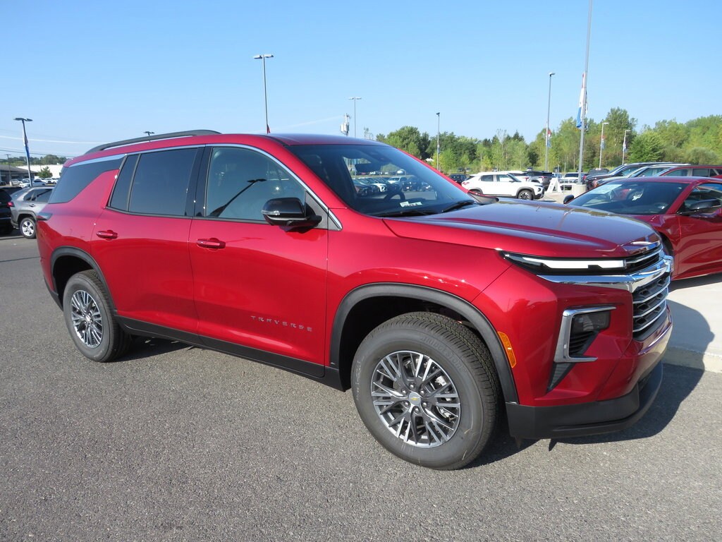 2026 Chevrolet Traverse photo 3