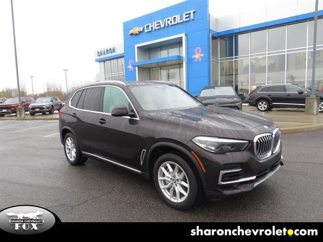 2022 BMW X5 45e's photo