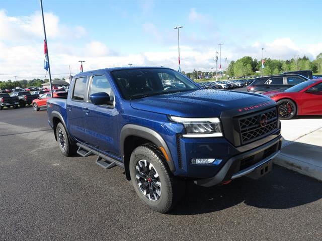 2022 Nissan Frontier Crew Cab PRO-4X photo 2