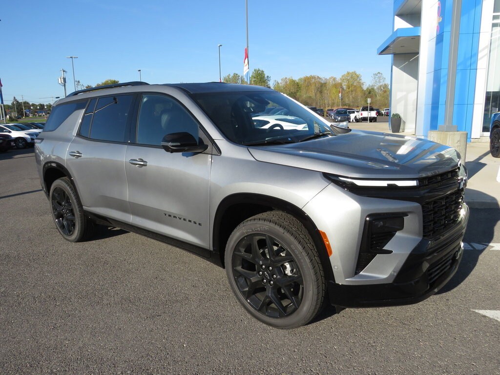 2026 Chevrolet Traverse RS photo 3