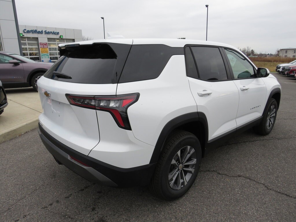 2026 Chevrolet Equinox LT photo 3