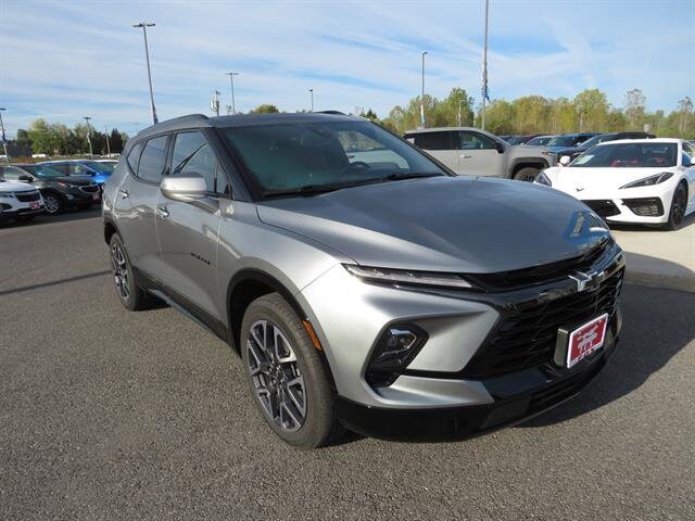 2023 Chevrolet Blazer RS photo 2