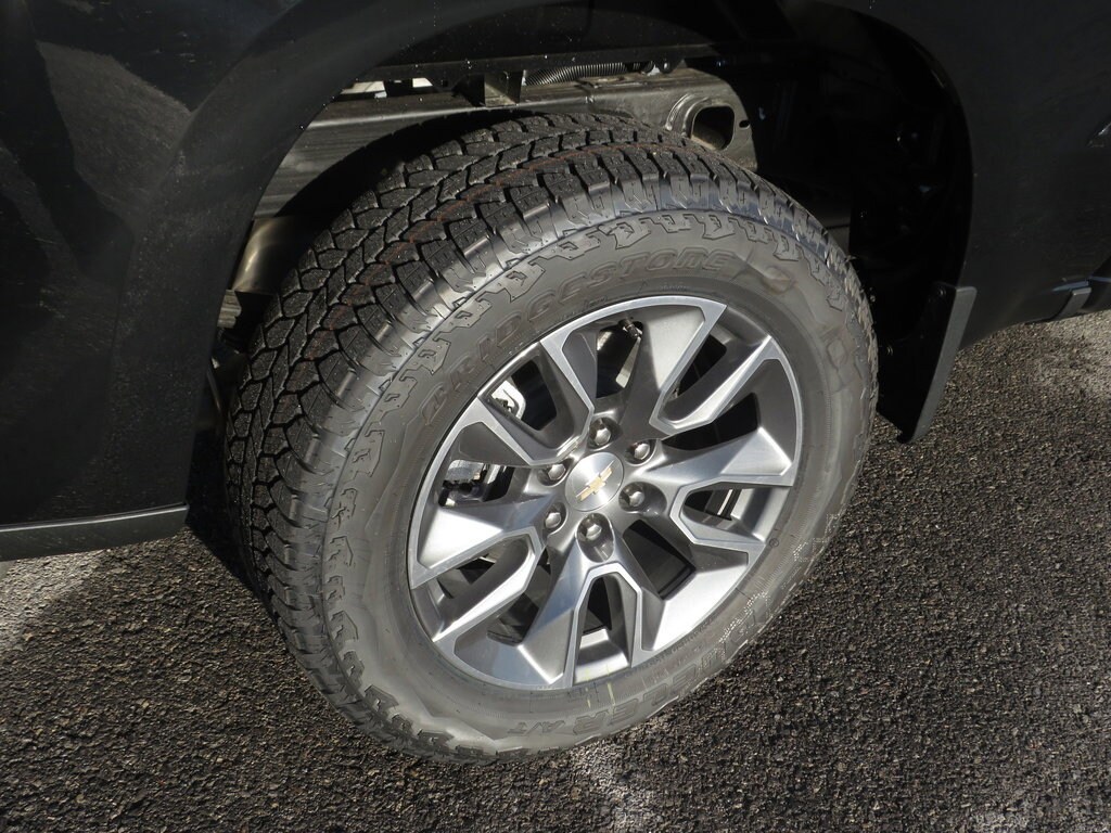 2026 Chevrolet Silverado 1500 LT photo 4