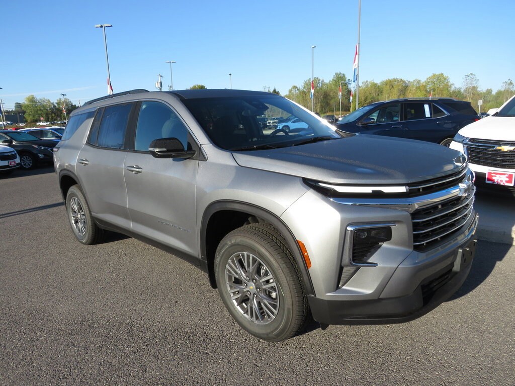 2026 Chevrolet Traverse photo 3