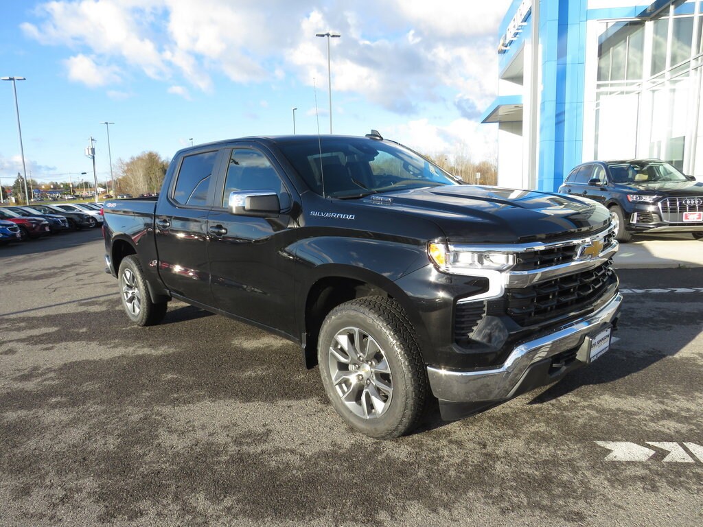 2026 Chevrolet Silverado 1500 LT photo 2