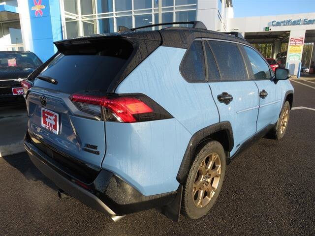 2023 Toyota RAV4 Hybrid XSE photo 2