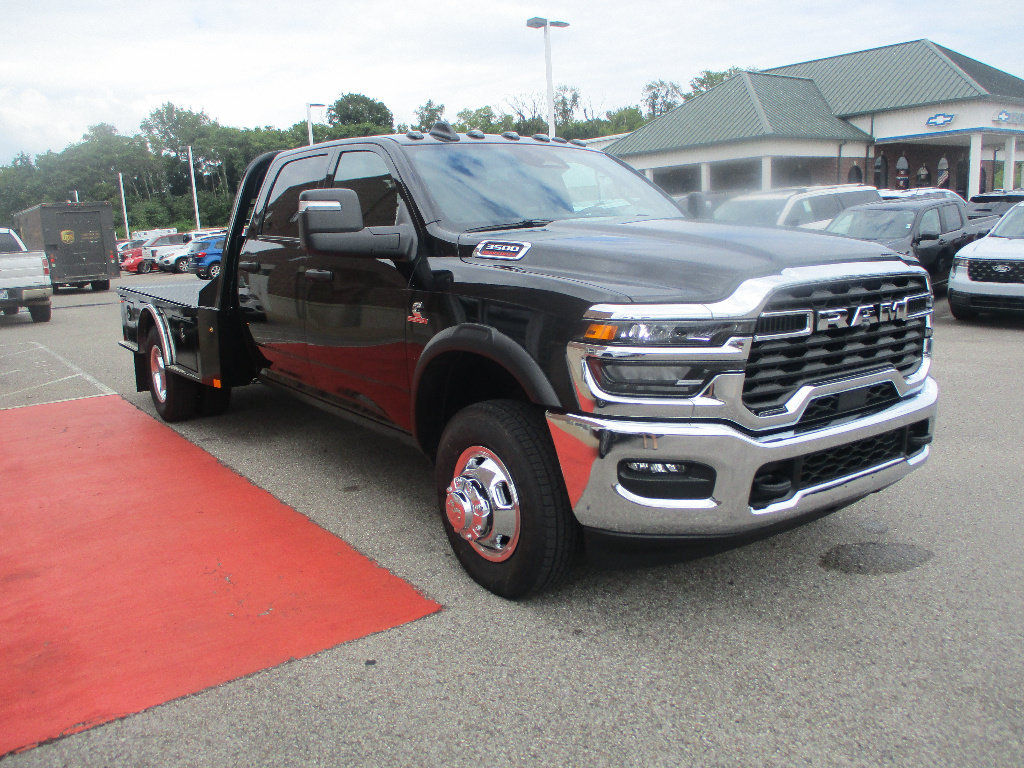 2026 Ram 3500 CREW CAB CHASSIS 4X4 Crew Cab