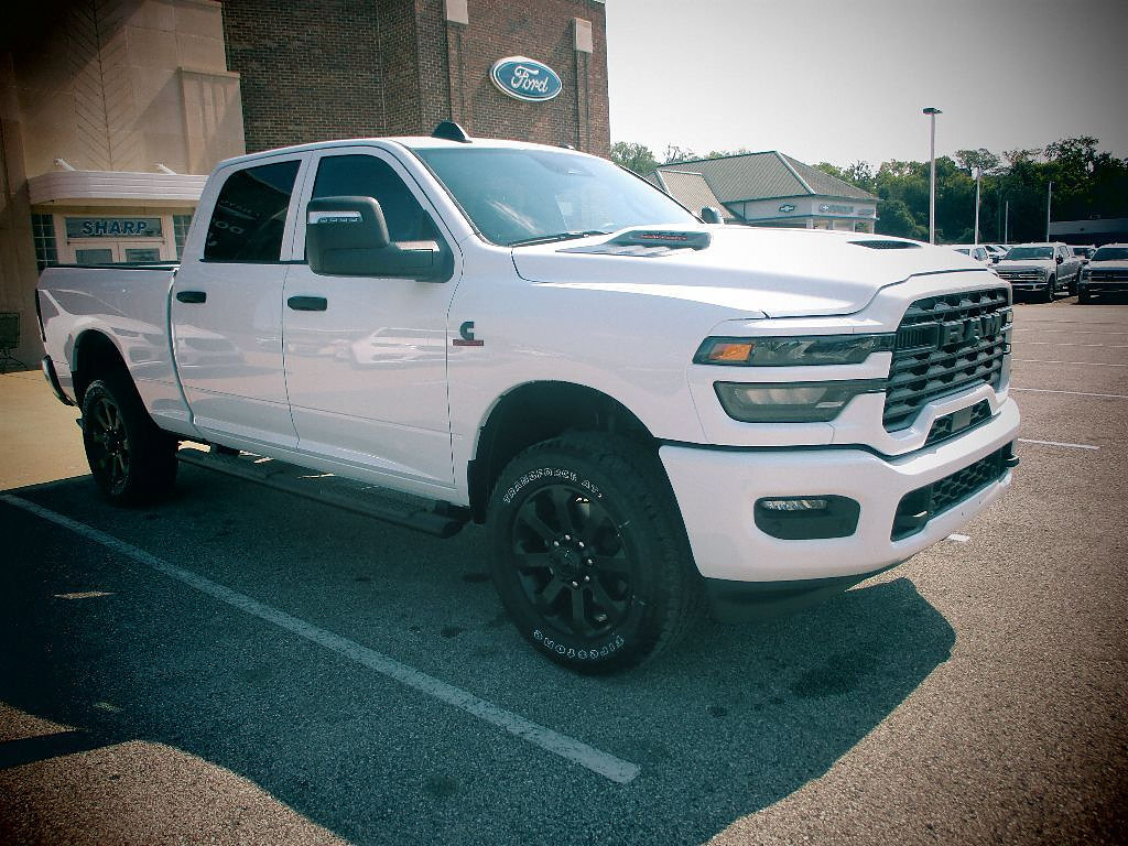 2026 Ram 2500 TRADESMAN CREW CAB 4X4 Crew Cab