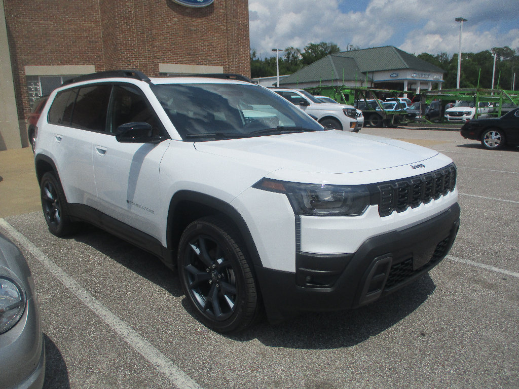 2026 Jeep Cherokee LAREDO 4X4 SUV