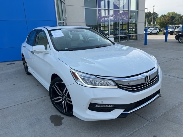 Used 2016 Honda Accord Touring with VIN 1HGCR3F90GA017008 for sale in Kansas City