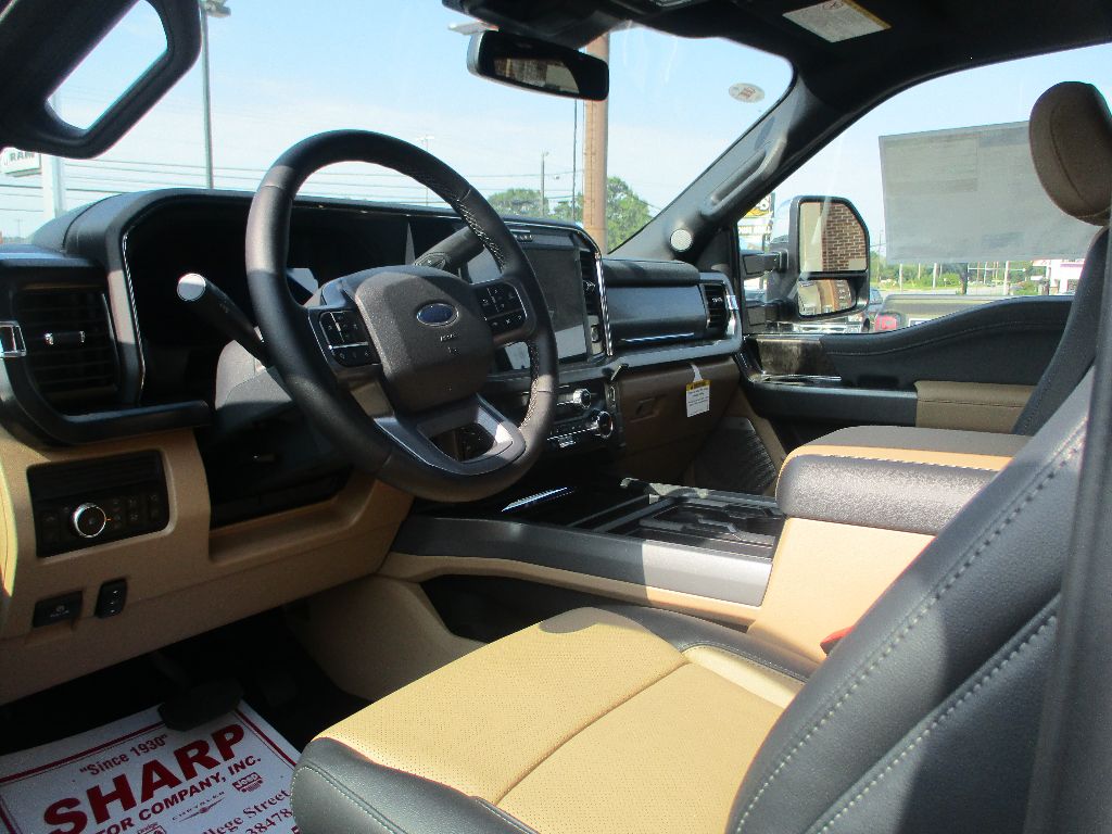 2026 Ford F-250 Lariat photo 4