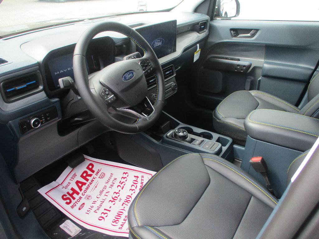 2025 Ford Maverick photo 3