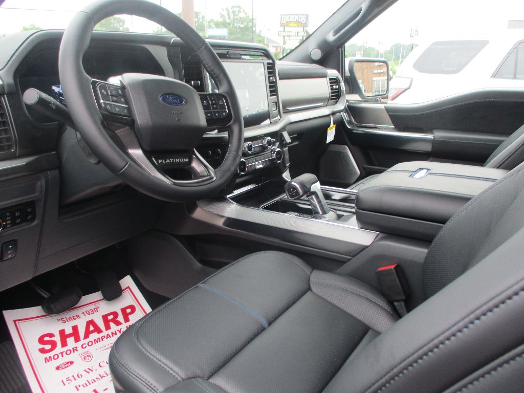 2025 Ford F-150 Platinum photo 4